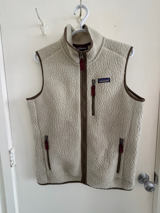 Patagonia Jackets & Blazers - Patagonia Cream Sherpa Fleece Jacket with Burgundy Trim